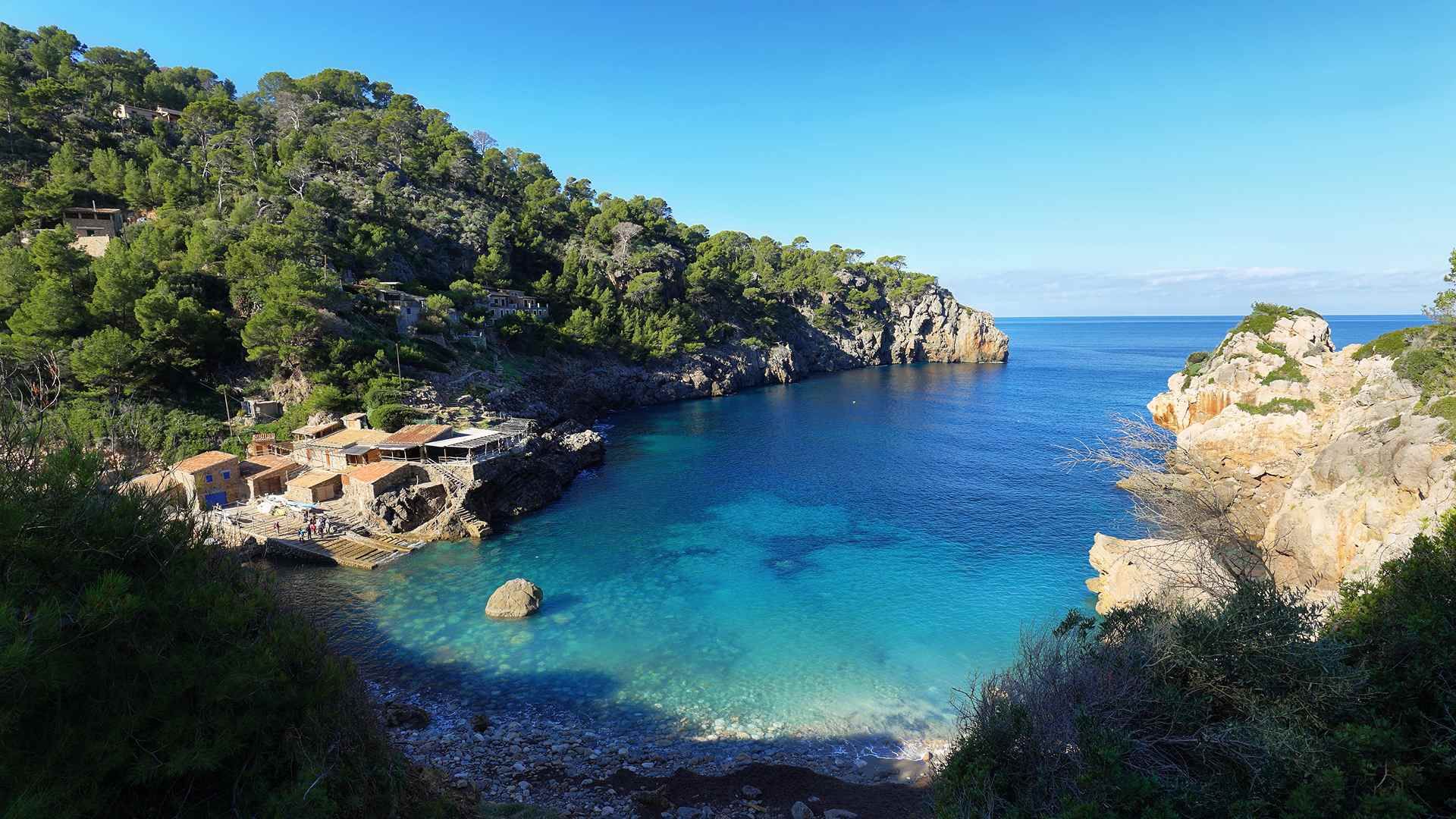 A cove on Mallorca’s north coast in September with the sea still warm