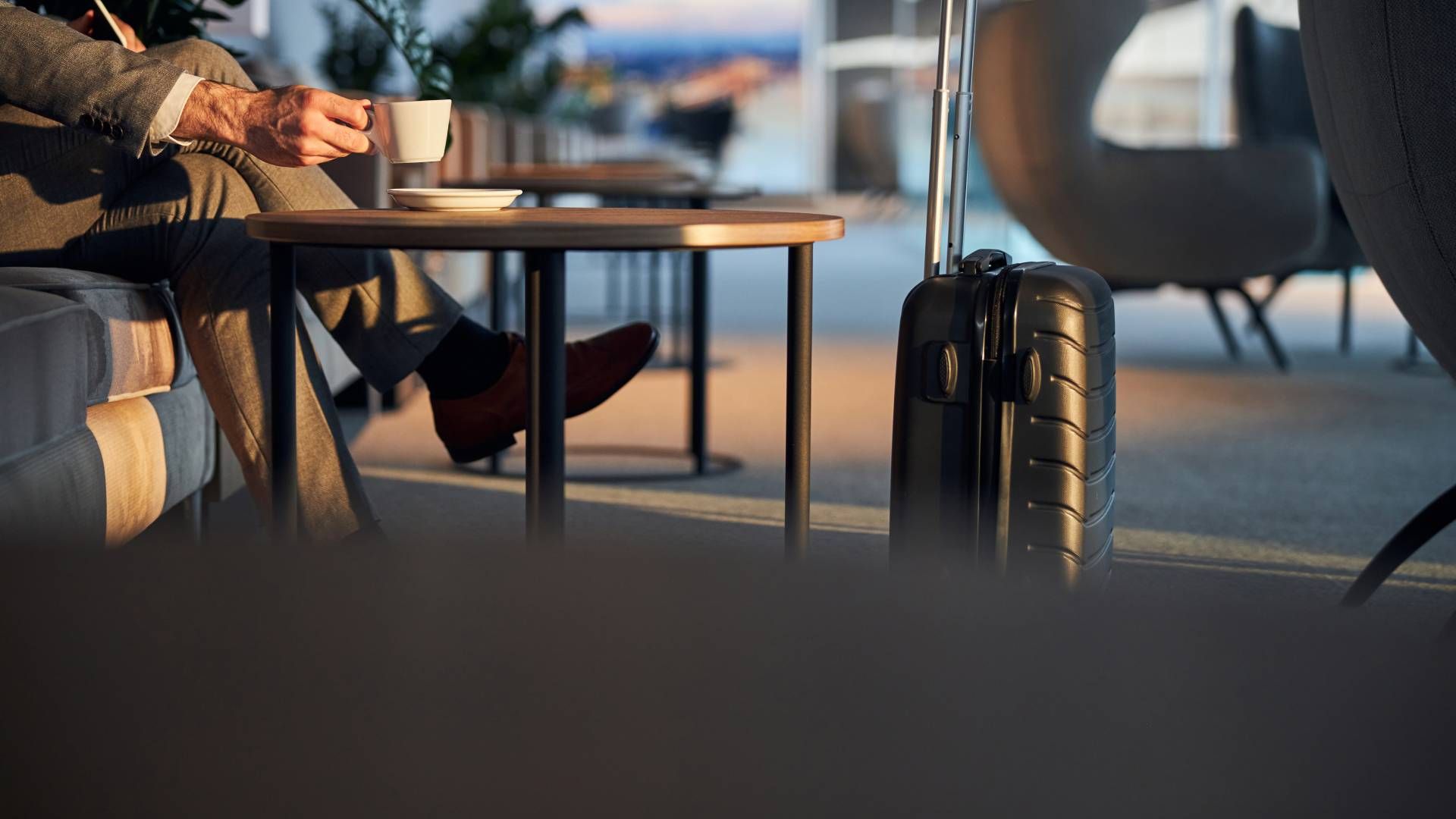 airport-lounge-coffee-luggage.jpg